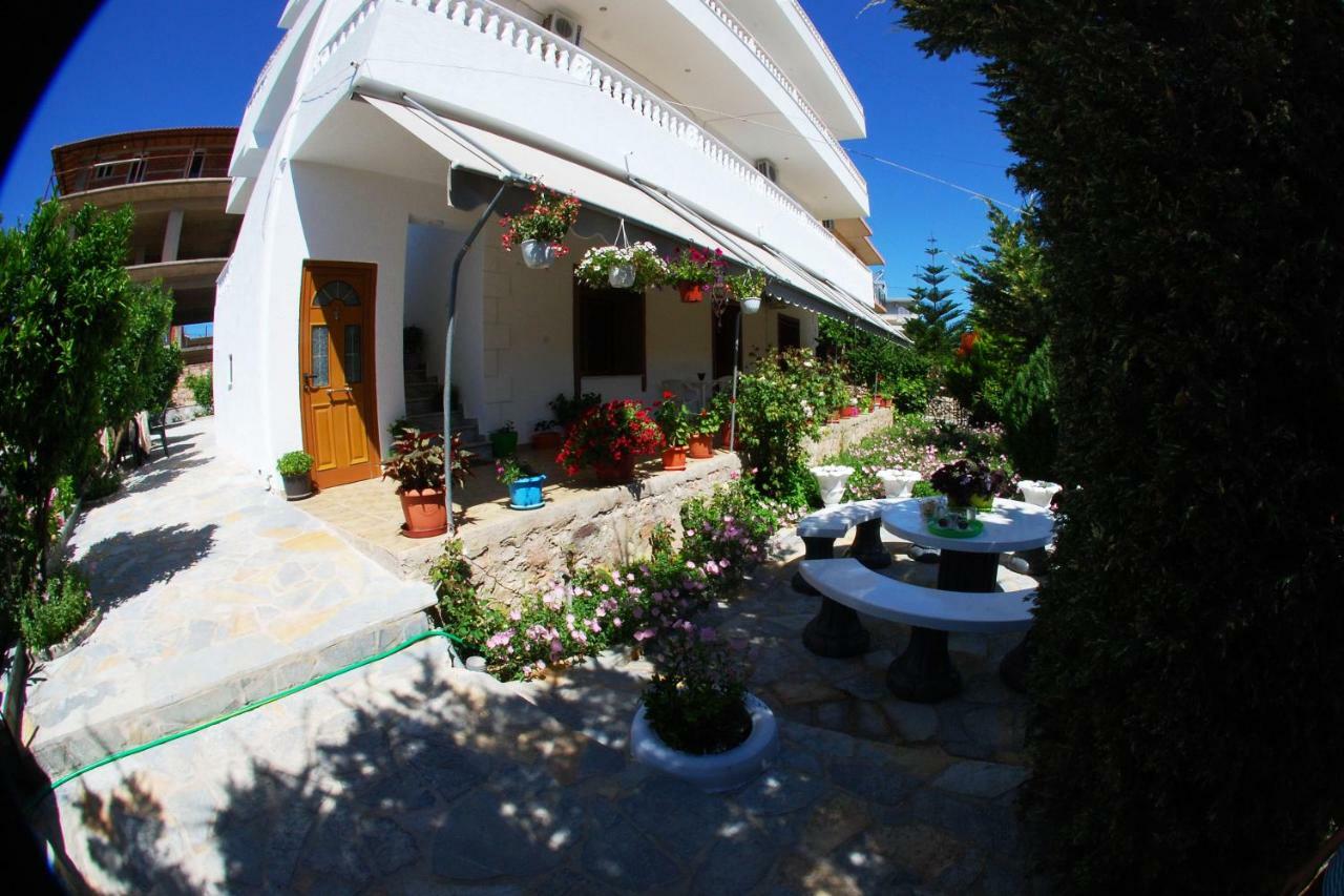 Vila Renato Ksamil Luaran gambar